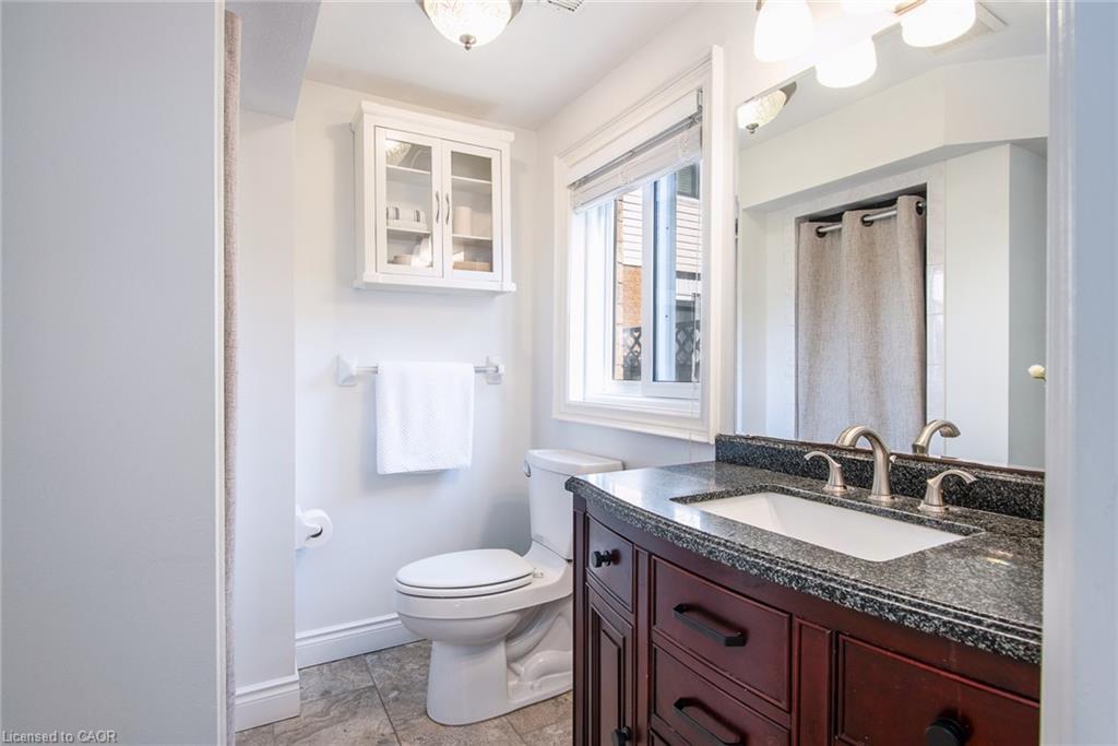 271 Newbury Drive, Kitchener, ON - Indoor Photo Showing Bathroom
