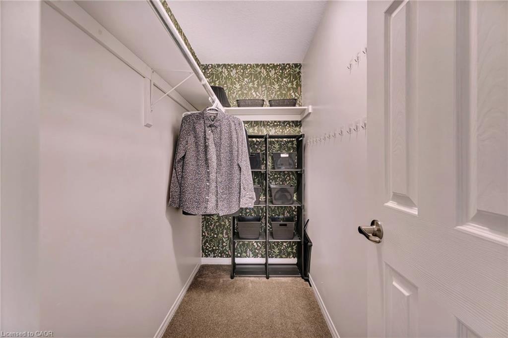 271 Newbury Drive, Kitchener, ON - Indoor With Storage