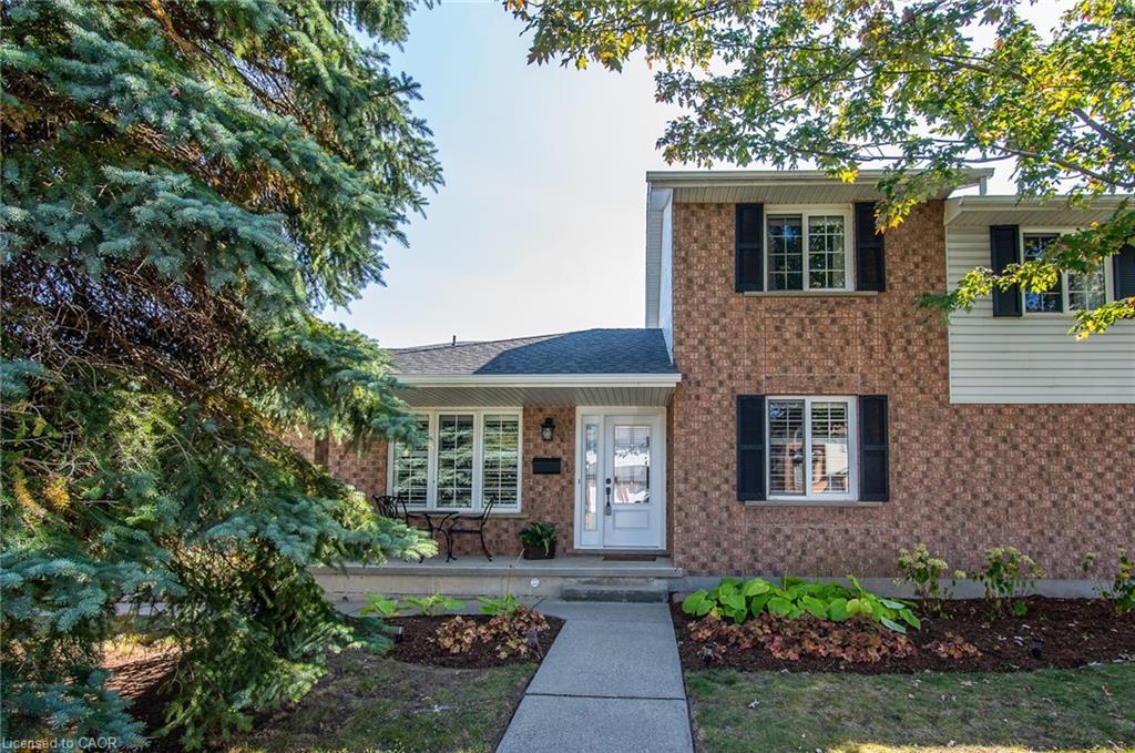 271 Newbury Drive, Kitchener, ON - Outdoor