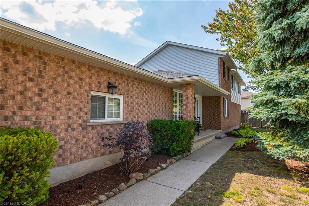 271 Newbury Drive, Kitchener, ON - Outdoor