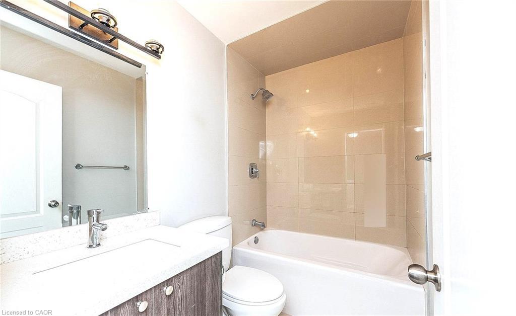 91 Madoc Drive, Brampton, ON - Indoor Photo Showing Bathroom