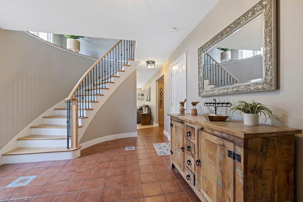 16 Linington Trail, Dundas, ON - Indoor Photo Showing Other Room