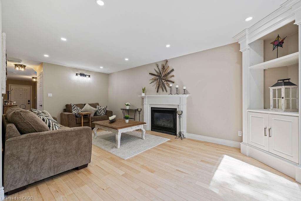 16 Linington Trail, Dundas, ON - Indoor Photo Showing Living Room With Fireplace