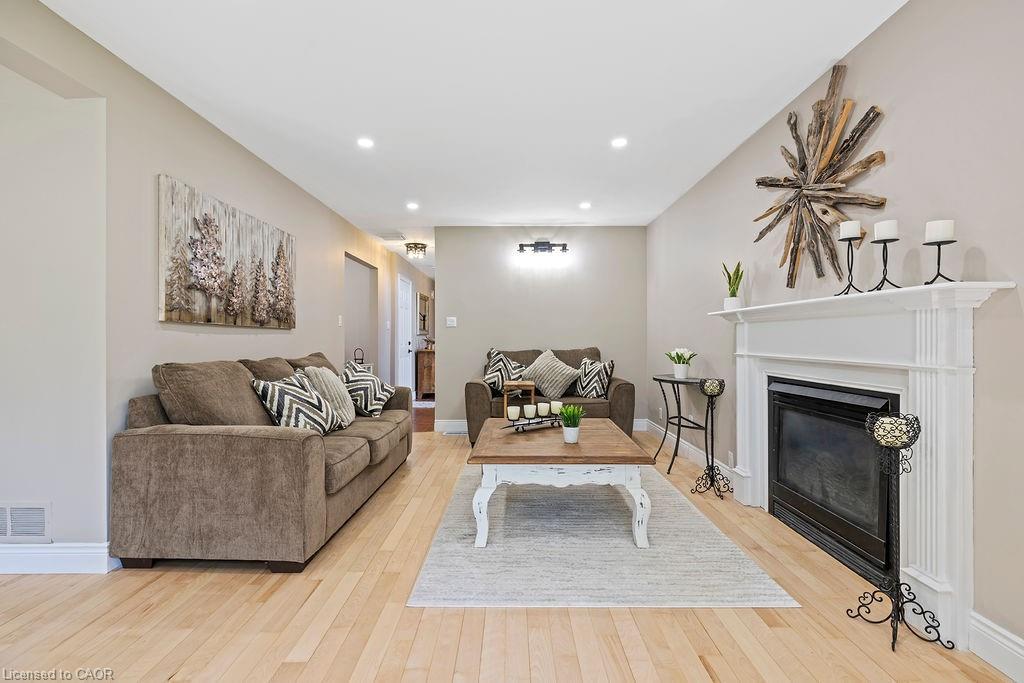 16 Linington Trail, Dundas, ON - Indoor Photo Showing Living Room With Fireplace