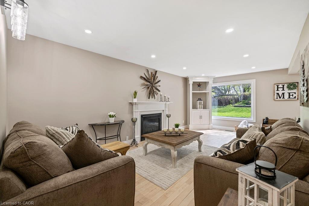 16 Linington Trail, Dundas, ON - Indoor Photo Showing Living Room With Fireplace