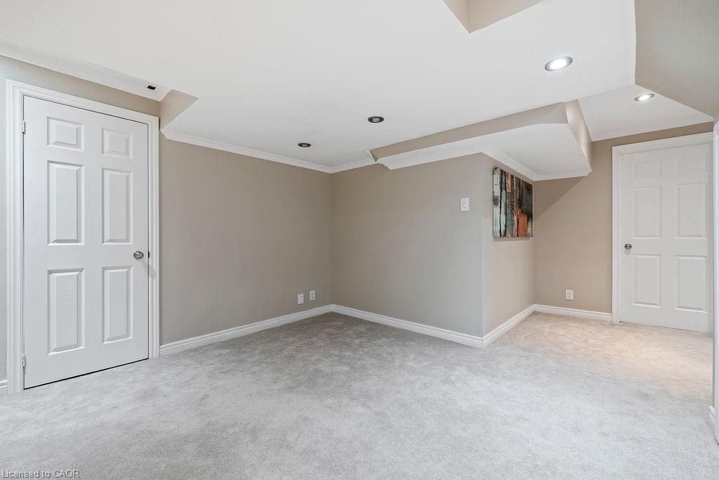 16 Linington Trail, Dundas, ON - Indoor Photo Showing Other Room