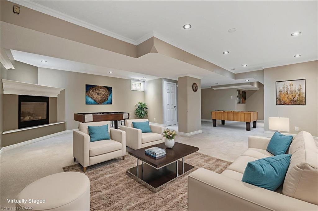 16 Linington Trail, Dundas, ON - Indoor Photo Showing Living Room