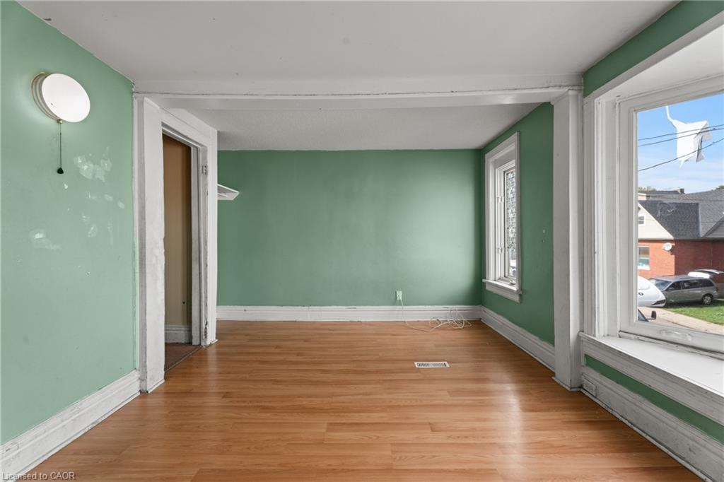 40 Rosemont Avenue, Hamilton, ON - Indoor Photo Showing Other Room
