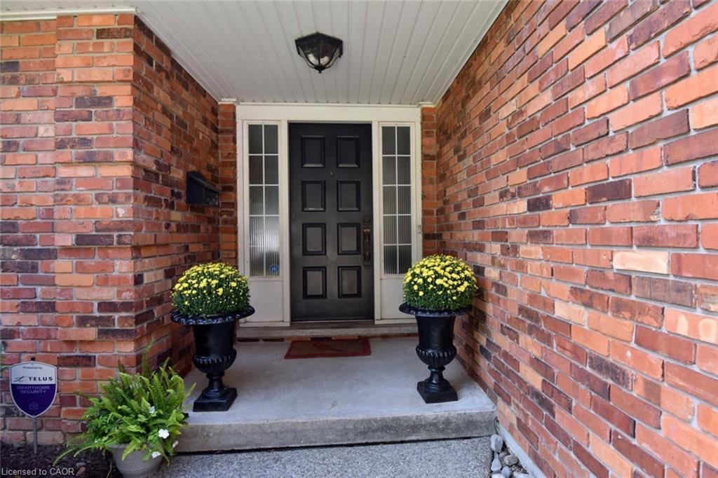 142 Marigold Court, Ancaster, ON - Outdoor With Exterior