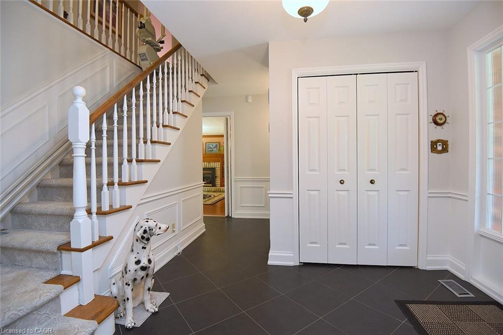 142 Marigold Court, Ancaster, ON - Indoor Photo Showing Other Room