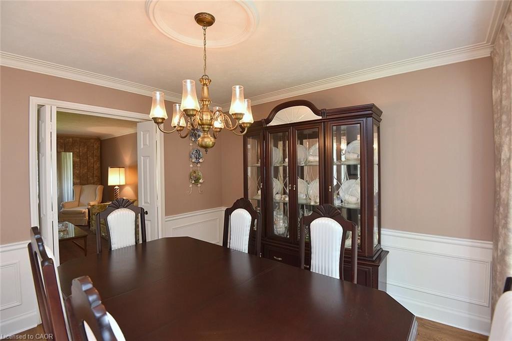 142 Marigold Court, Ancaster, ON - Indoor Photo Showing Dining Room