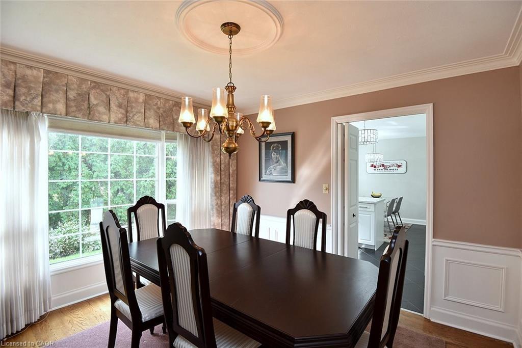 142 Marigold Court, Ancaster, ON - Indoor Photo Showing Dining Room