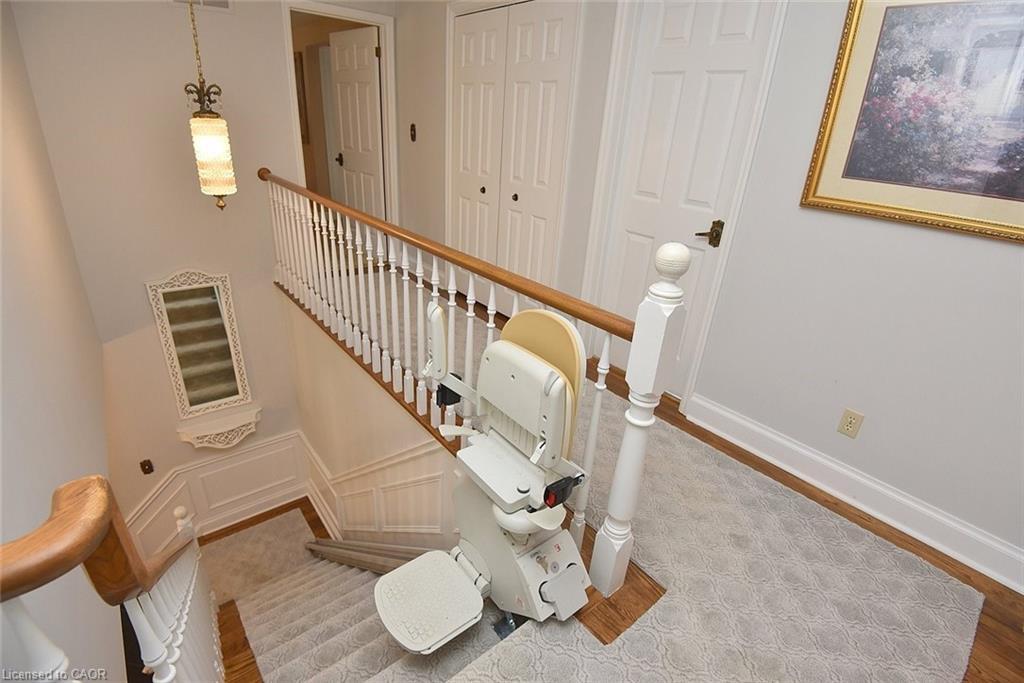 142 Marigold Court, Ancaster, ON - Indoor Photo Showing Other Room