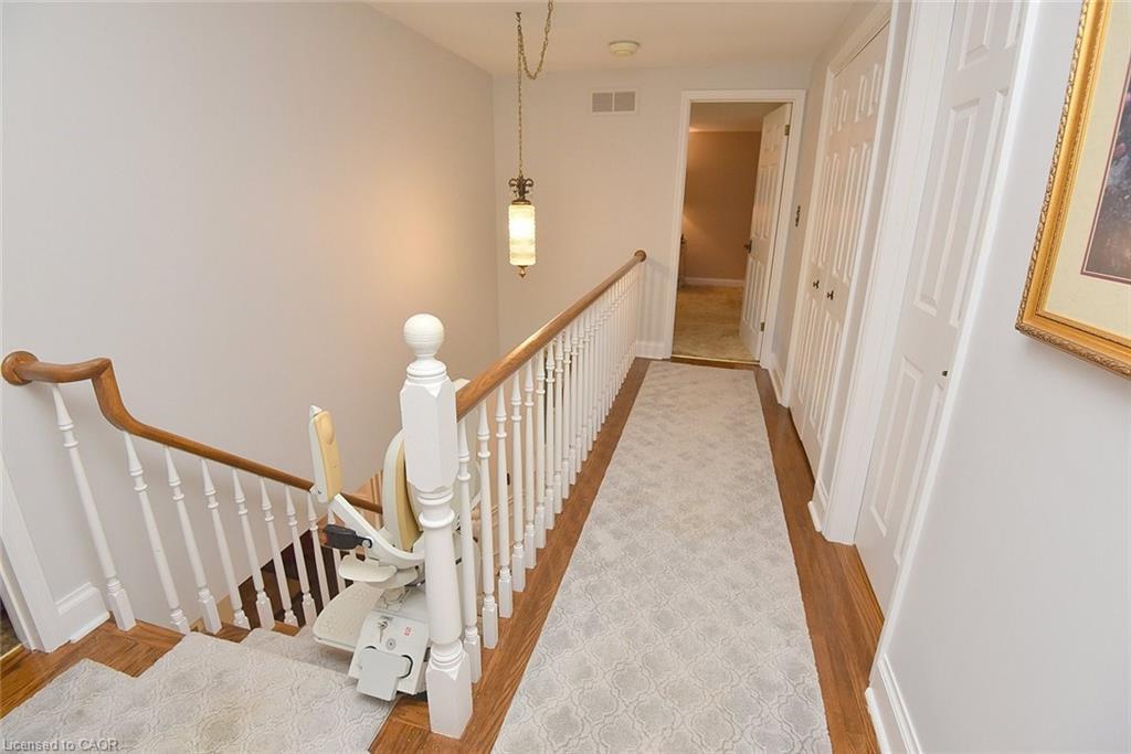 142 Marigold Court, Ancaster, ON - Indoor Photo Showing Other Room