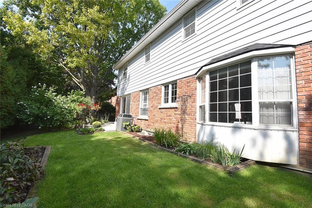 142 Marigold Court, Ancaster, ON - Outdoor