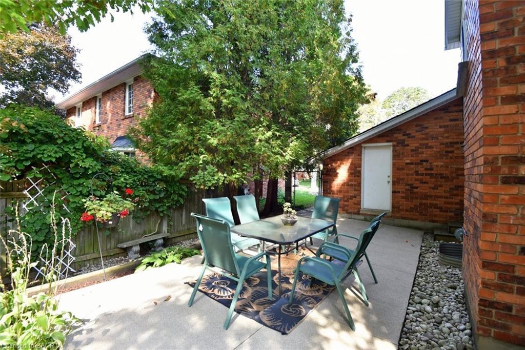 142 Marigold Court, Ancaster, ON - Outdoor With Exterior