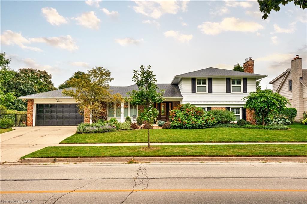 4190 Spruce Avenue, Burlington, ON - Outdoor With Facade