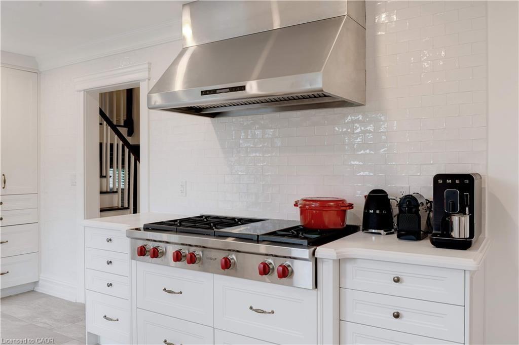 4190 Spruce Avenue, Burlington, ON - Indoor Photo Showing Kitchen