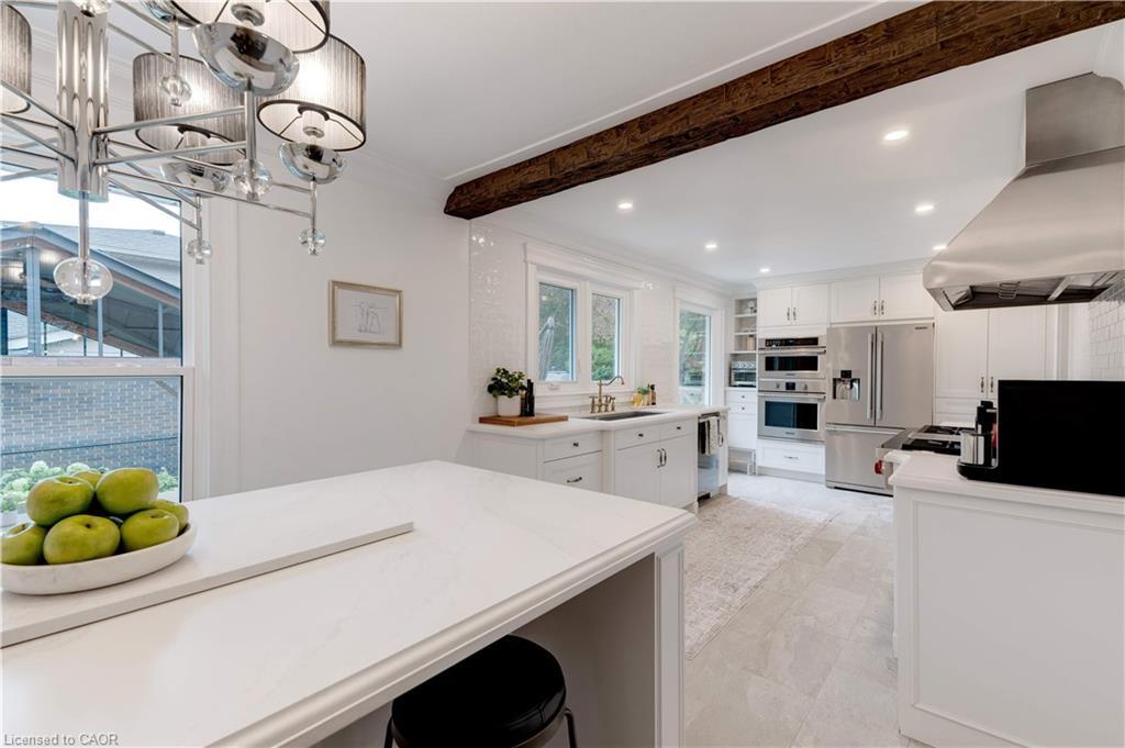 4190 Spruce Avenue, Burlington, ON - Indoor Photo Showing Kitchen