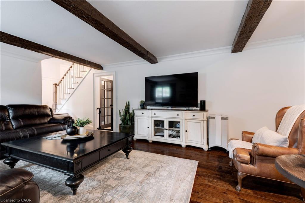 4190 Spruce Avenue, Burlington, ON - Indoor Photo Showing Living Room