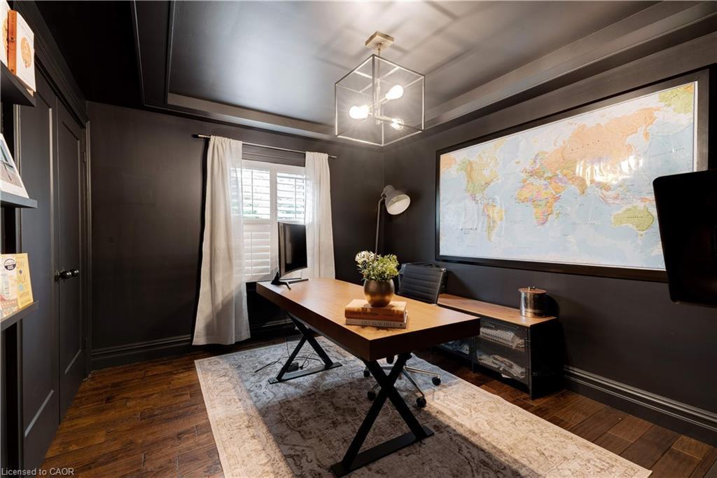 4190 Spruce Avenue, Burlington, ON - Indoor