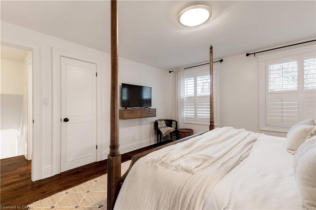 4190 Spruce Avenue, Burlington, ON - Indoor Photo Showing Bedroom