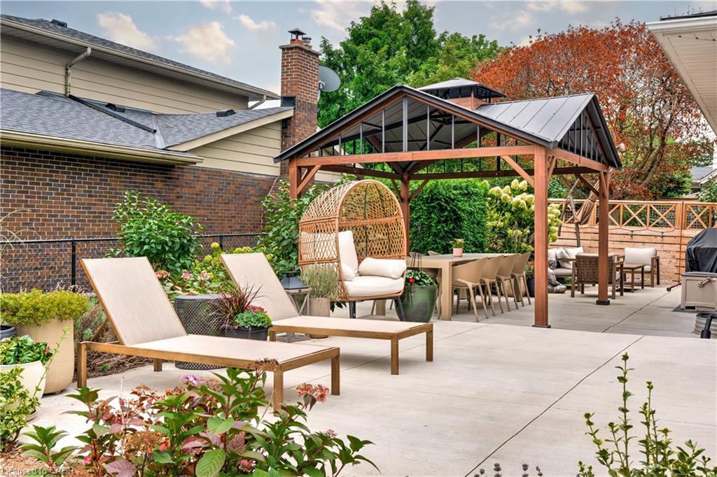 4190 Spruce Avenue, Burlington, ON - Outdoor With Exterior