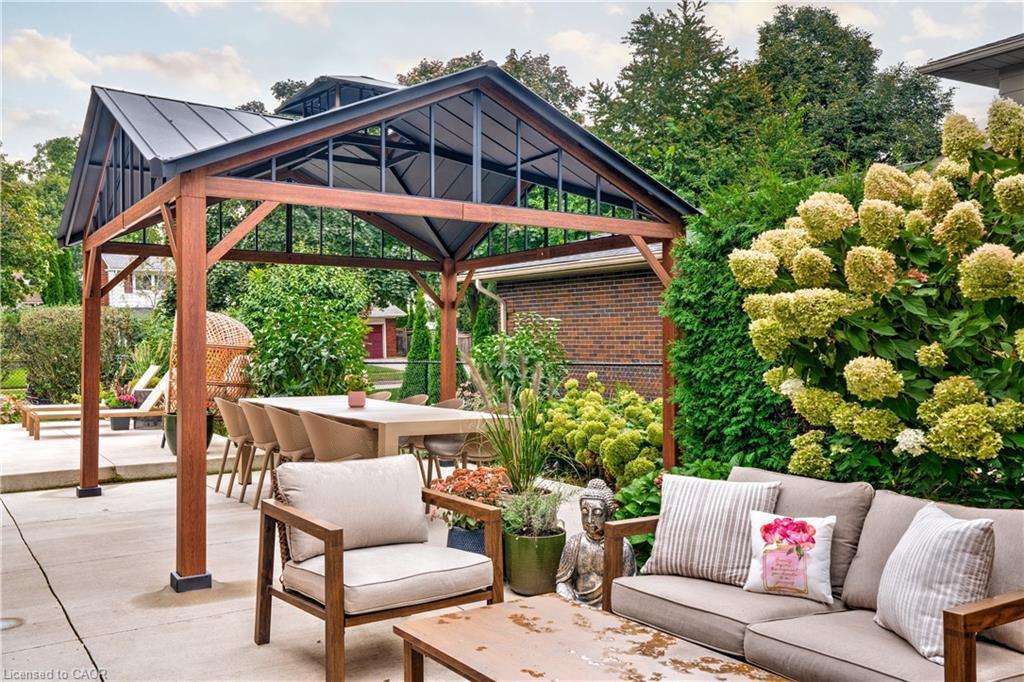 4190 Spruce Avenue, Burlington, ON - Outdoor With Exterior