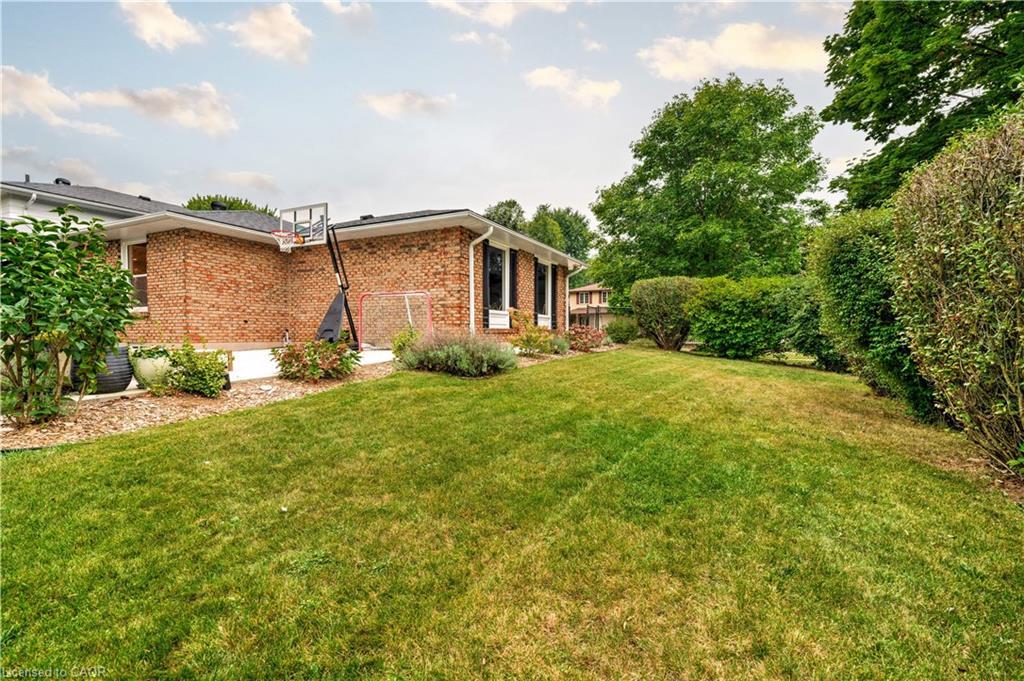 4190 Spruce Avenue, Burlington, ON - Outdoor