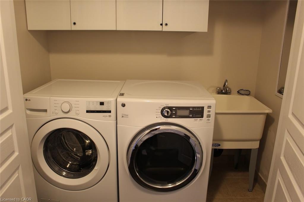 27 Waterbridge Street, Stoney Creek, ON - Indoor Photo Showing Laundry Room