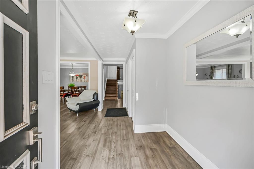 28 Tara Court, Hamilton, ON - Indoor Photo Showing Other Room