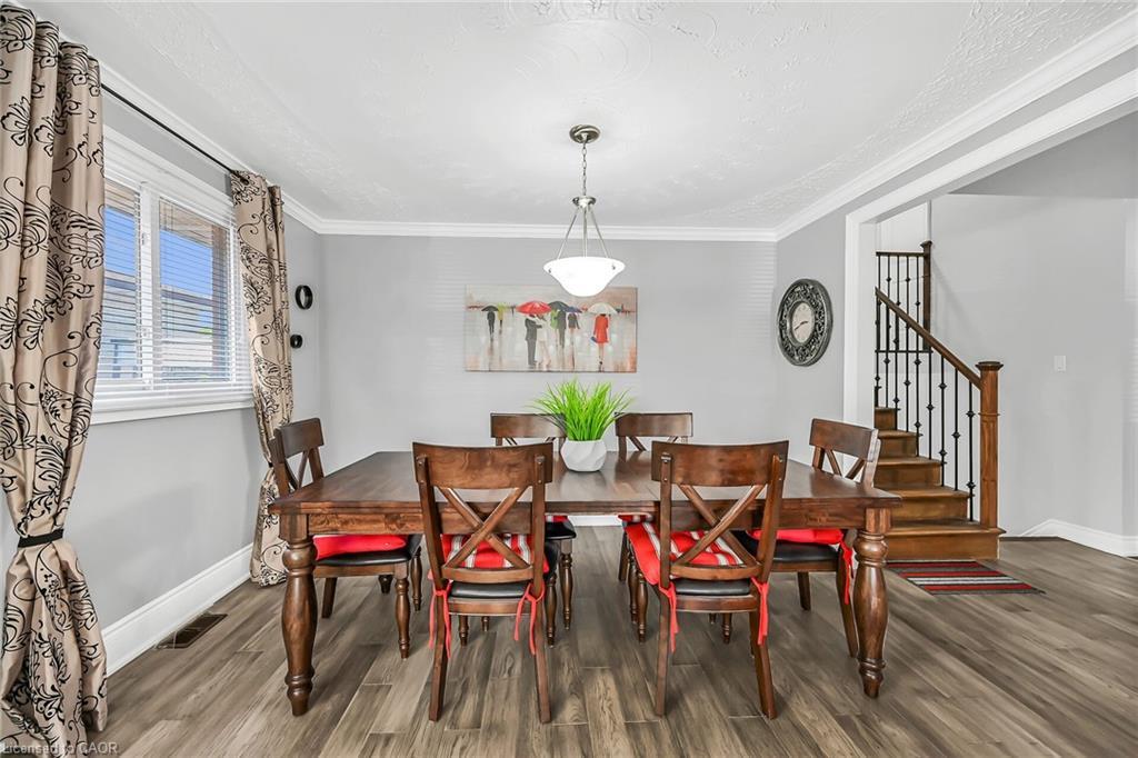 28 Tara Court, Hamilton, ON - Indoor Photo Showing Dining Room