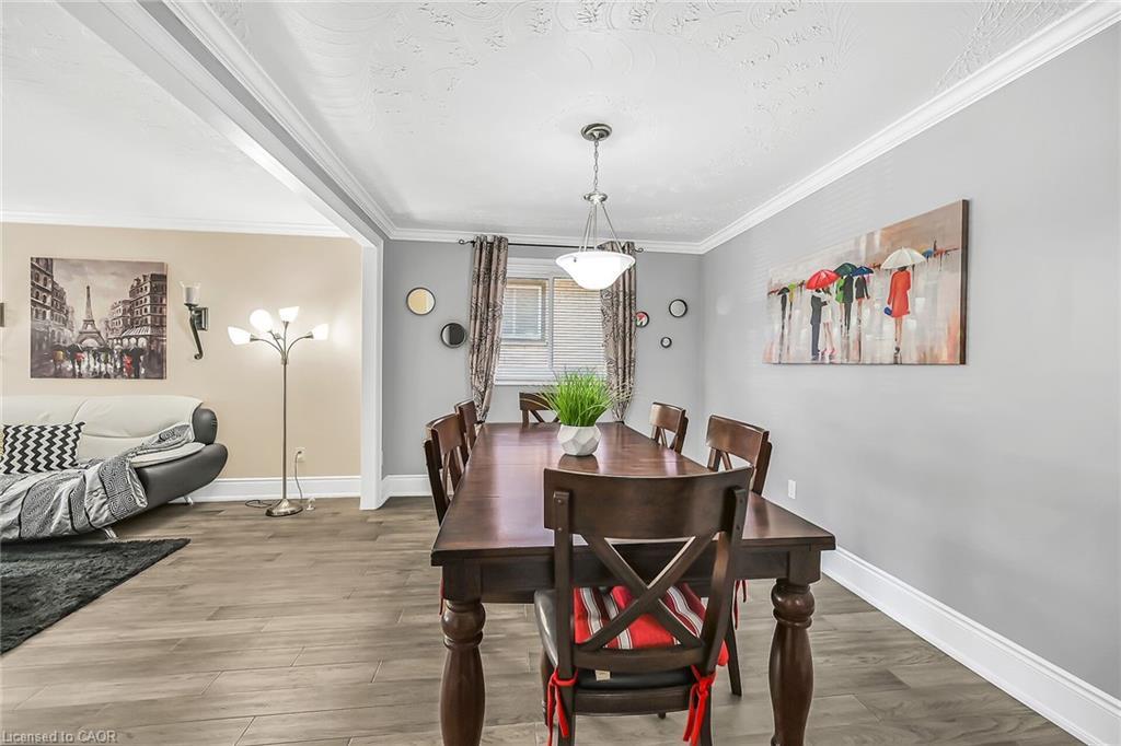 28 Tara Court, Hamilton, ON - Indoor Photo Showing Dining Room