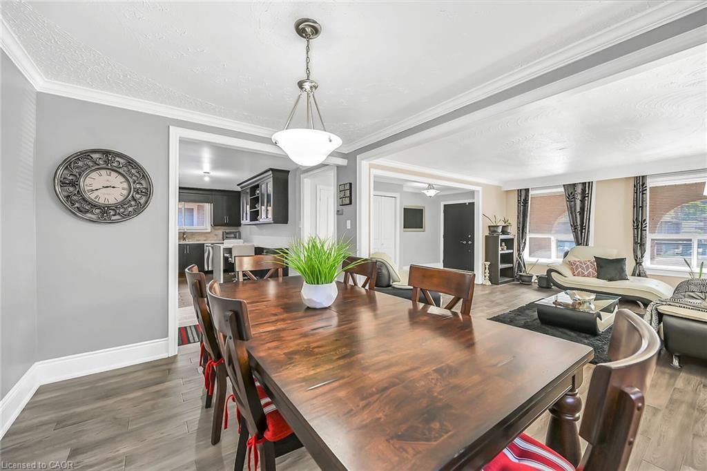 28 Tara Court, Hamilton, ON - Indoor Photo Showing Dining Room