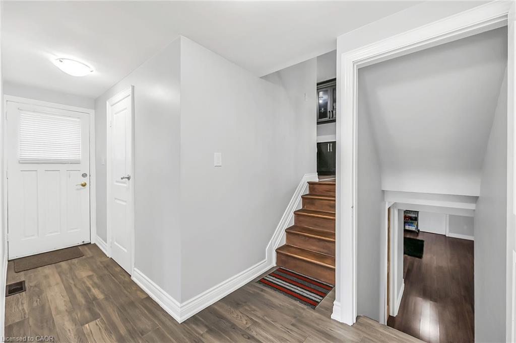 28 Tara Court, Hamilton, ON - Indoor Photo Showing Other Room