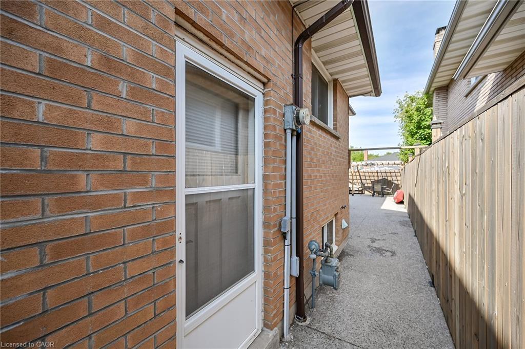 28 Tara Court, Hamilton, ON - Outdoor With Exterior