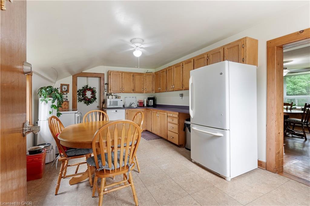 5400 North Service Road, Beamsville, ON - Indoor