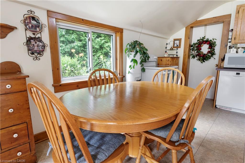 5400 North Service Road, Beamsville, ON - Indoor Photo Showing Dining Room