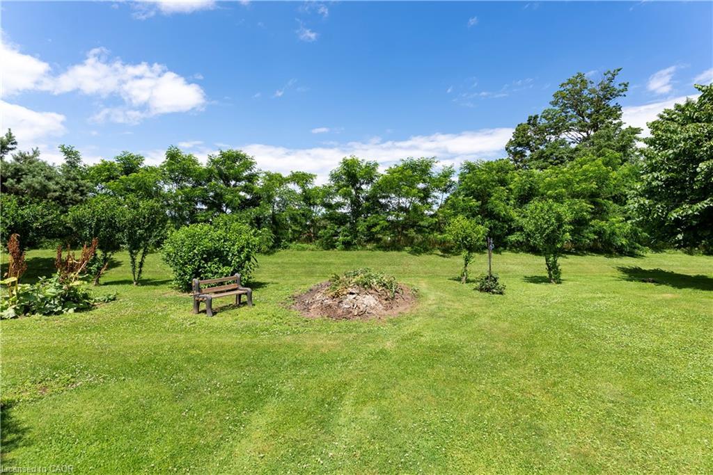 5400 North Service Road, Beamsville, ON - Outdoor