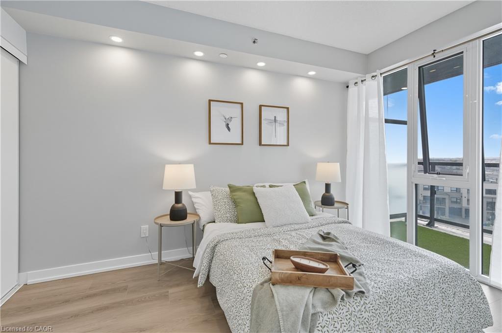 B602-3200 Dakota Common, Burlington, ON - Indoor Photo Showing Bedroom