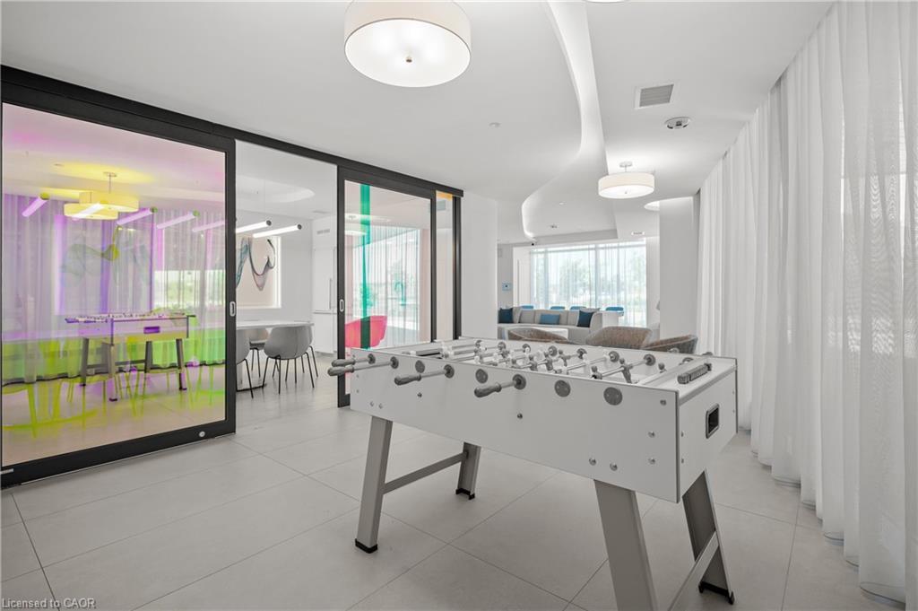 B602-3200 Dakota Common, Burlington, ON - Indoor