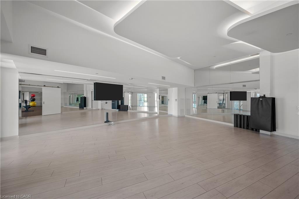 B602-3200 Dakota Common, Burlington, ON - Indoor Photo Showing Other Room