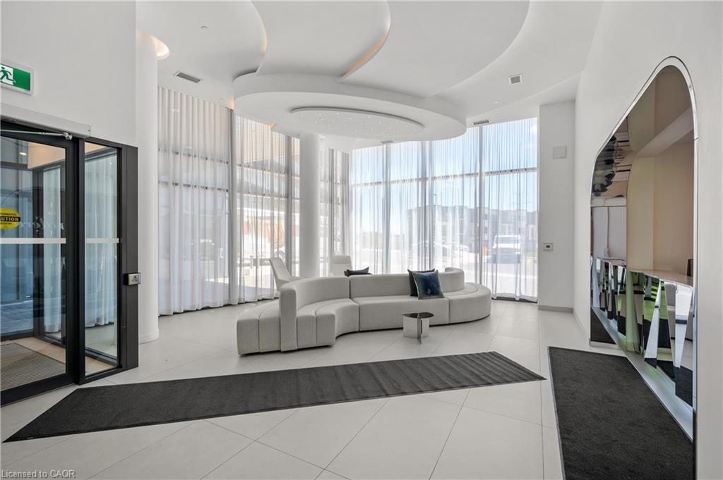 B602-3200 Dakota Common, Burlington, ON - Indoor Photo Showing Other Room