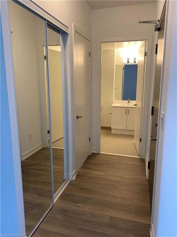 213-550 North Service Road, Grimsby, ON - Indoor Photo Showing Other Room