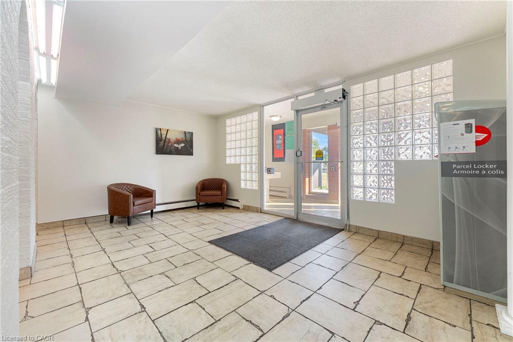 802-851 Queenston Road, Hamilton, ON - Indoor Photo Showing Other Room