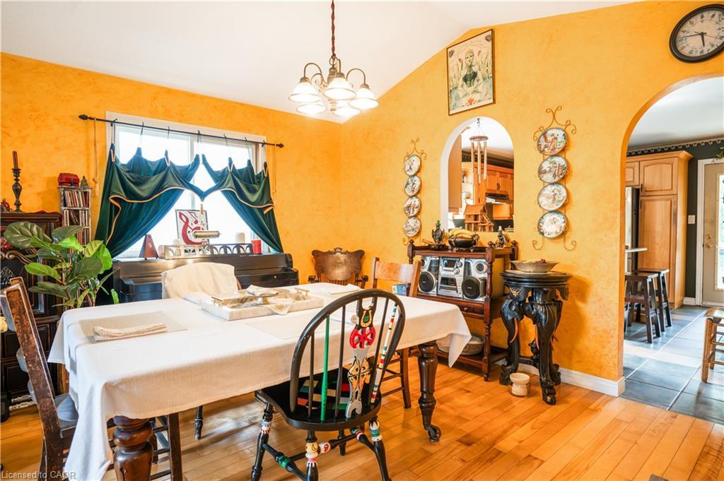 40 Balsam Street, Welland, ON - Indoor Photo Showing Dining Room