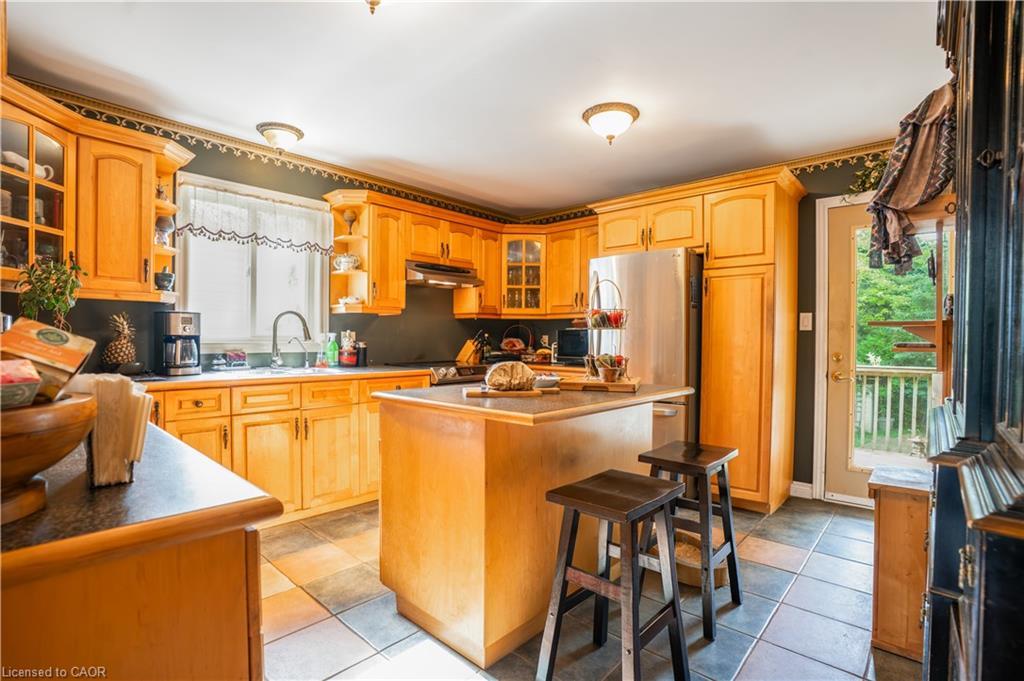 40 Balsam Street, Welland, ON - Indoor Photo Showing Kitchen