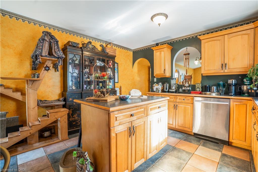 40 Balsam Street, Welland, ON - Indoor Photo Showing Kitchen