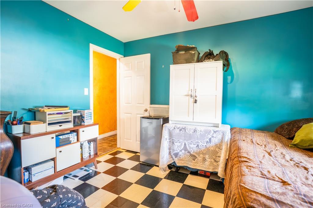 40 Balsam Street, Welland, ON - Indoor Photo Showing Bedroom