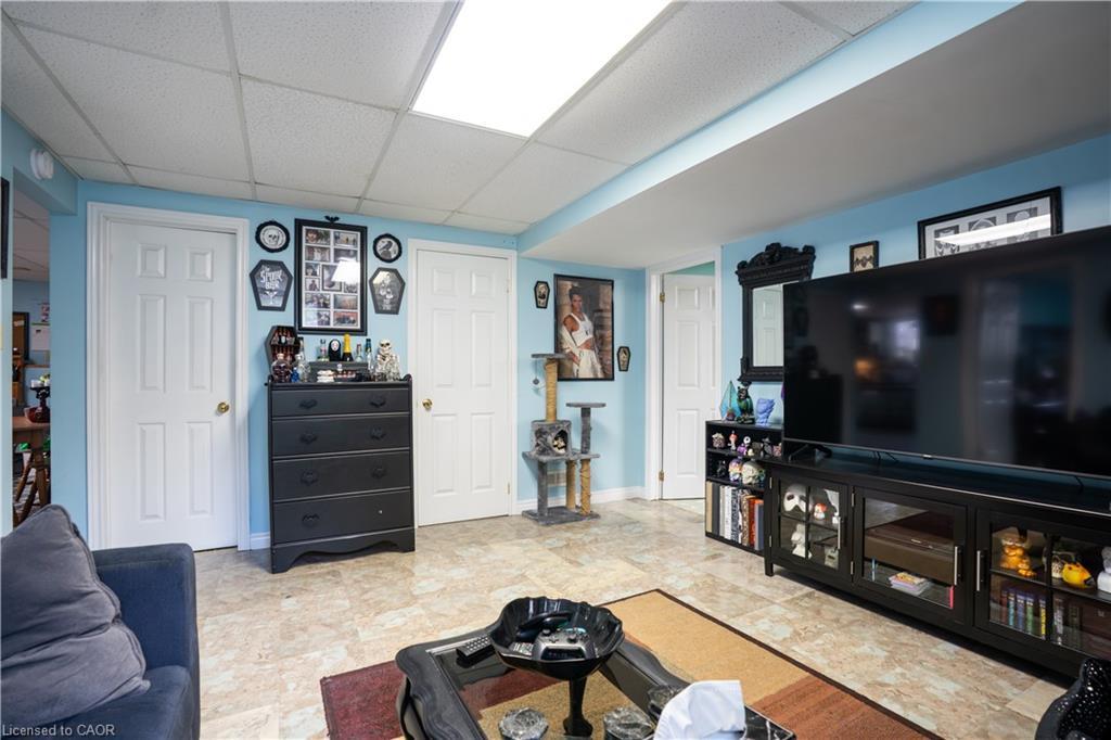 40 Balsam Street, Welland, ON - Indoor Photo Showing Living Room